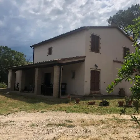 Casa Indipendente In Paese Con Giardino