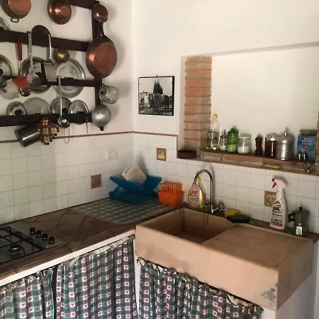 Casa Indipendente In Paese Con Giardino *
