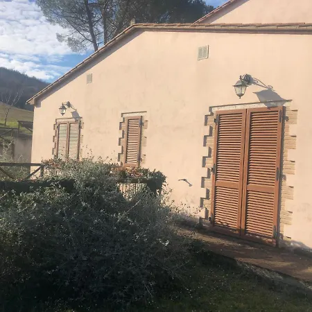 Casa Indipendente In Paese Con Giardino
